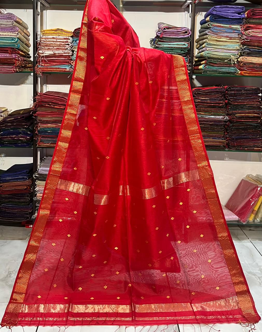 Maheshwari Nayantara Red Zari Buti Saree – Pure Handloom Silk